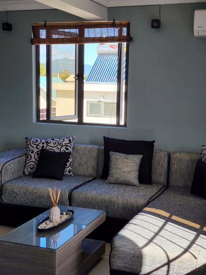 Sunsetview Beach Apartment Flic en Flac Exterior photo