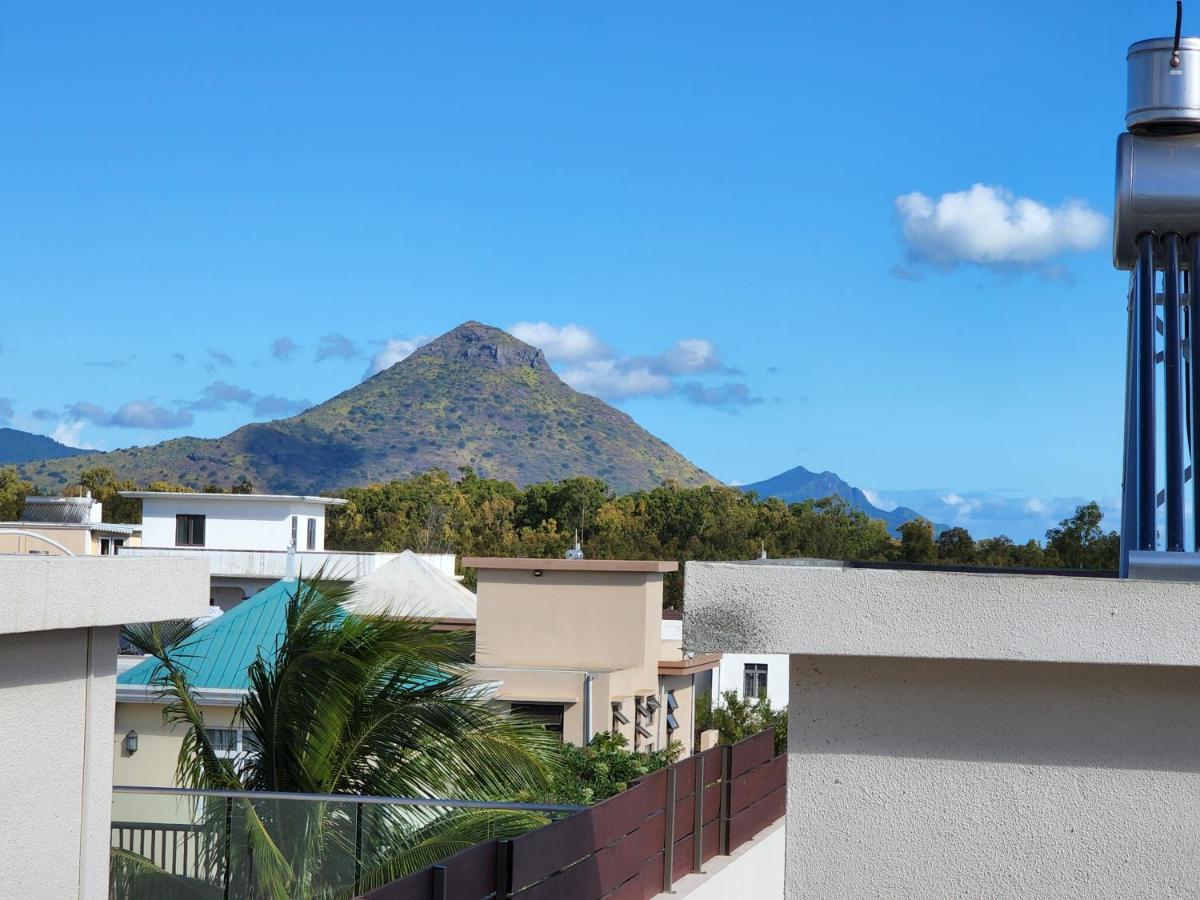 Sunsetview Beach Apartment Flic en Flac Exterior photo