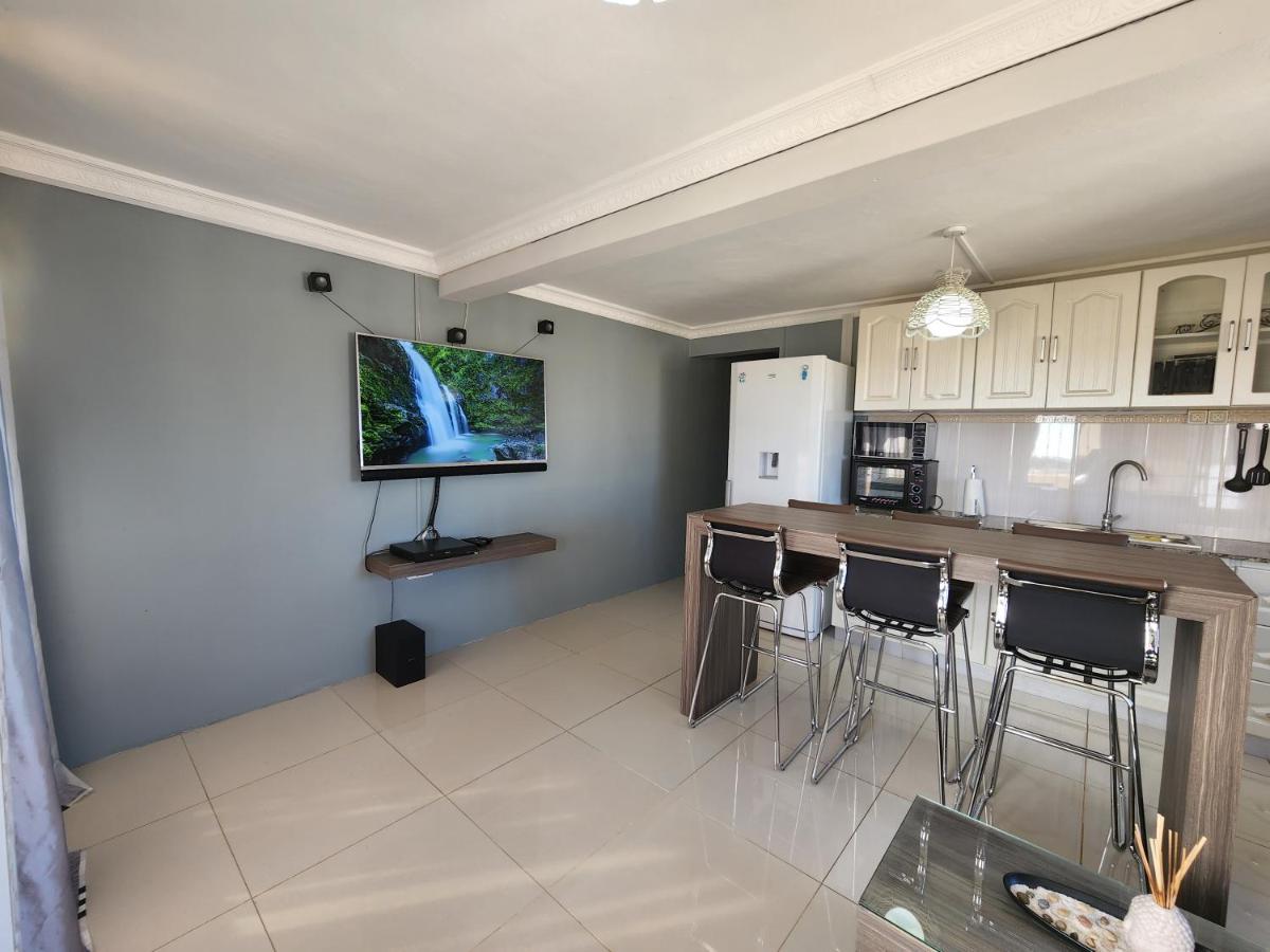 Sunsetview Beach Apartment Flic en Flac Exterior photo