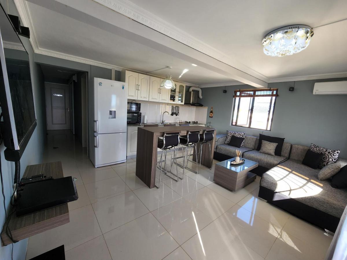 Sunsetview Beach Apartment Flic en Flac Exterior photo